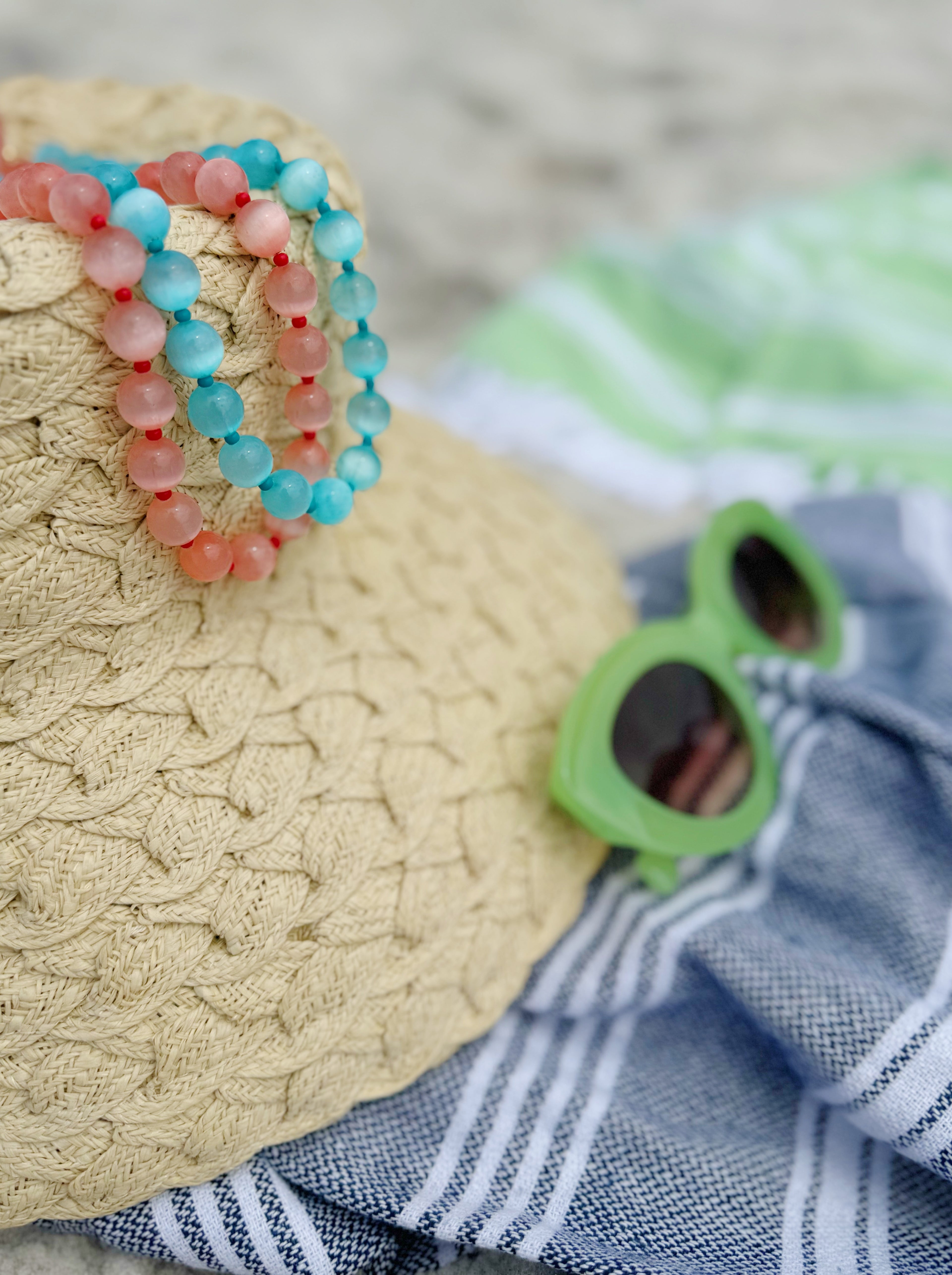 MILA NECKLACE - CORAL
